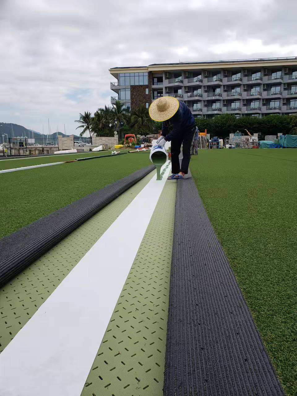 which glue for instaling articual grass